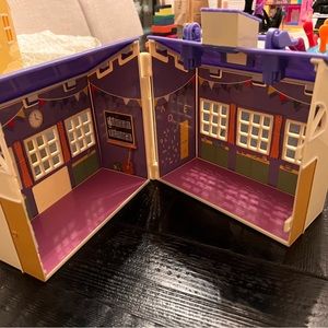 Peppa pig school house